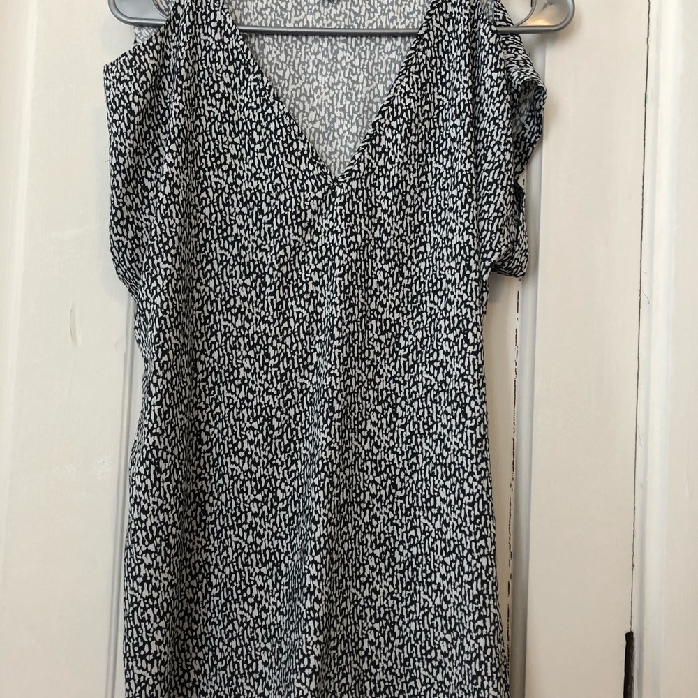 Cold shoulder top